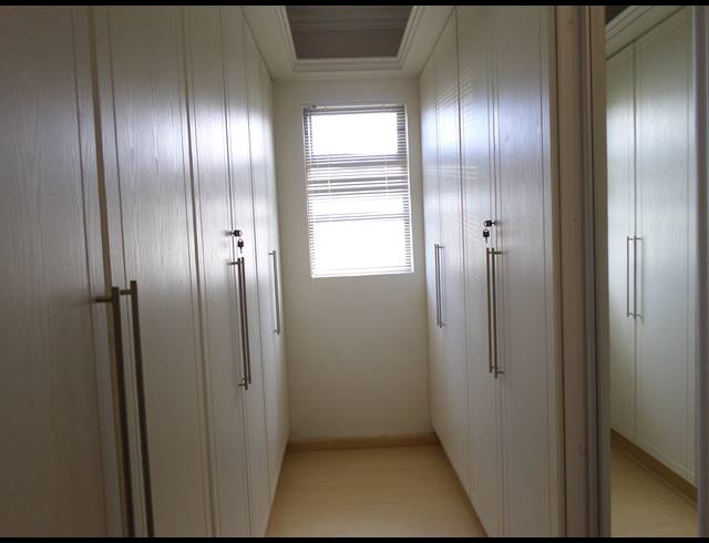 5 BEDROOM HOUSE FOR SALE IN UMHLANGA RIDGE